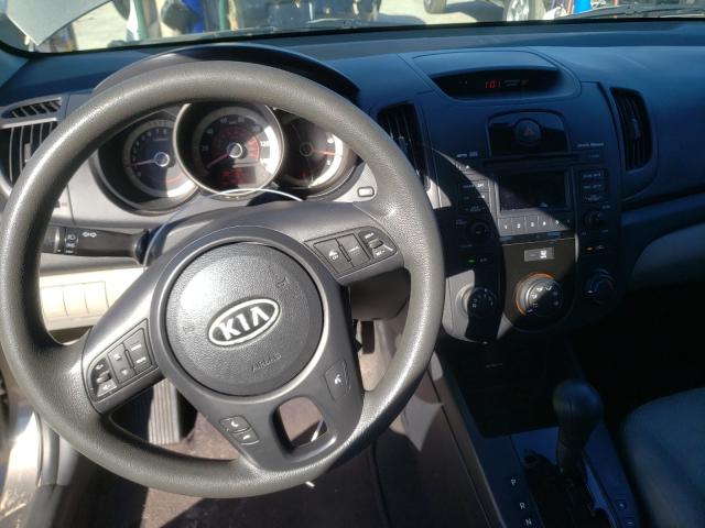 Photo 8 VIN: KNAFU4A2XA5062366 - KIA FORTE EX 