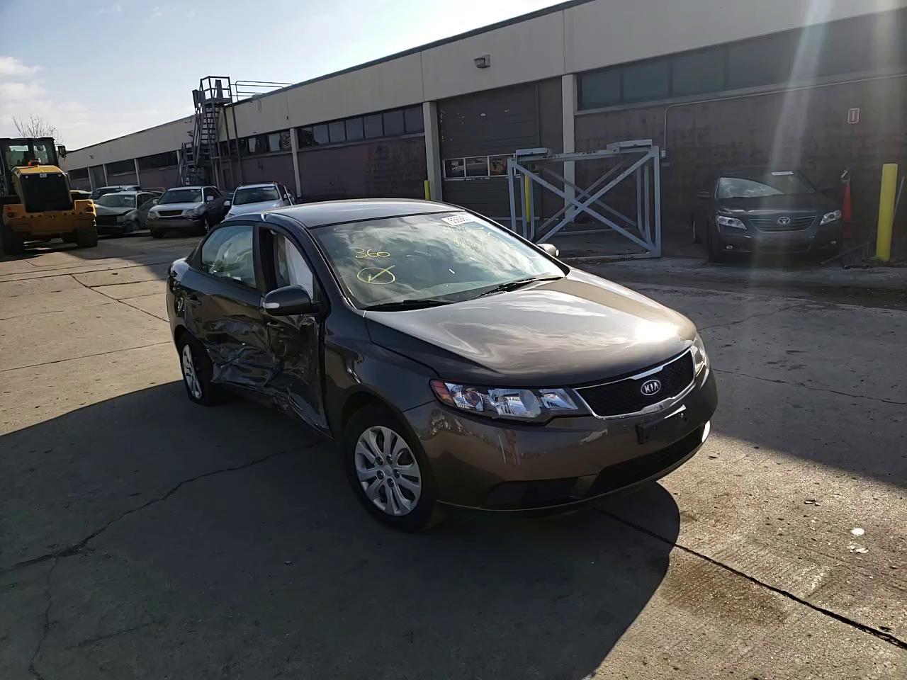 Photo 10 VIN: KNAFU4A2XA5217823 - KIA FORTE EX 