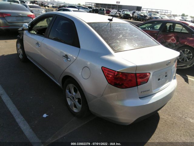 Photo 2 VIN: KNAFU4A2XA5295812 - KIA FORTE 