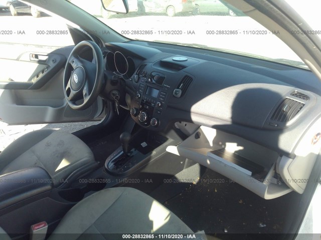 Photo 4 VIN: KNAFU4A2XA5850192 - KIA FORTE 