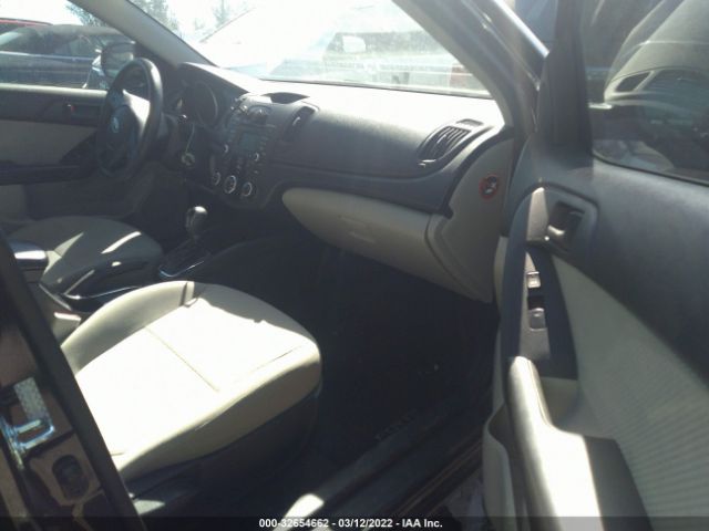 Photo 4 VIN: KNAFU4A2XB5405274 - KIA FORTE 