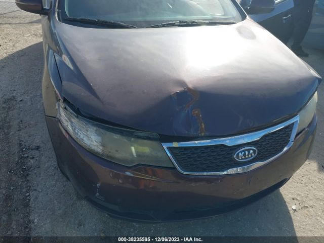 Photo 5 VIN: KNAFU4A2XB5405646 - KIA FORTE 