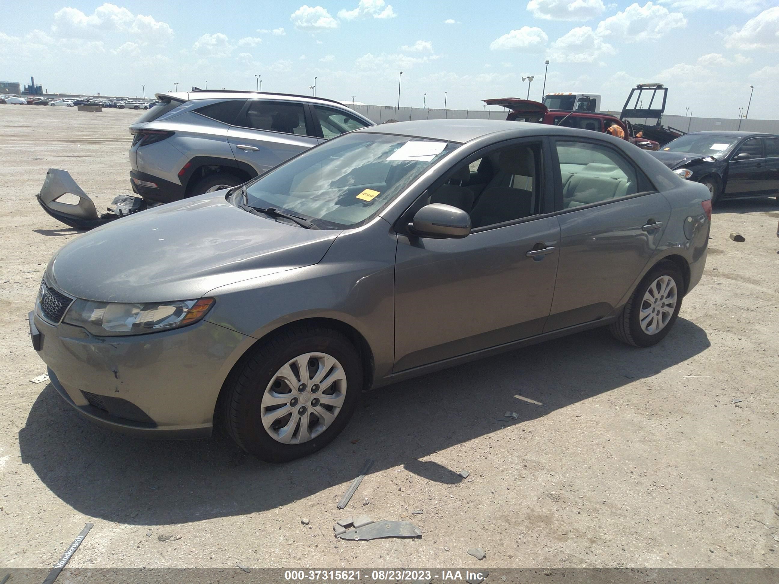 Photo 1 VIN: KNAFU4A2XB5448061 - KIA FORTE 