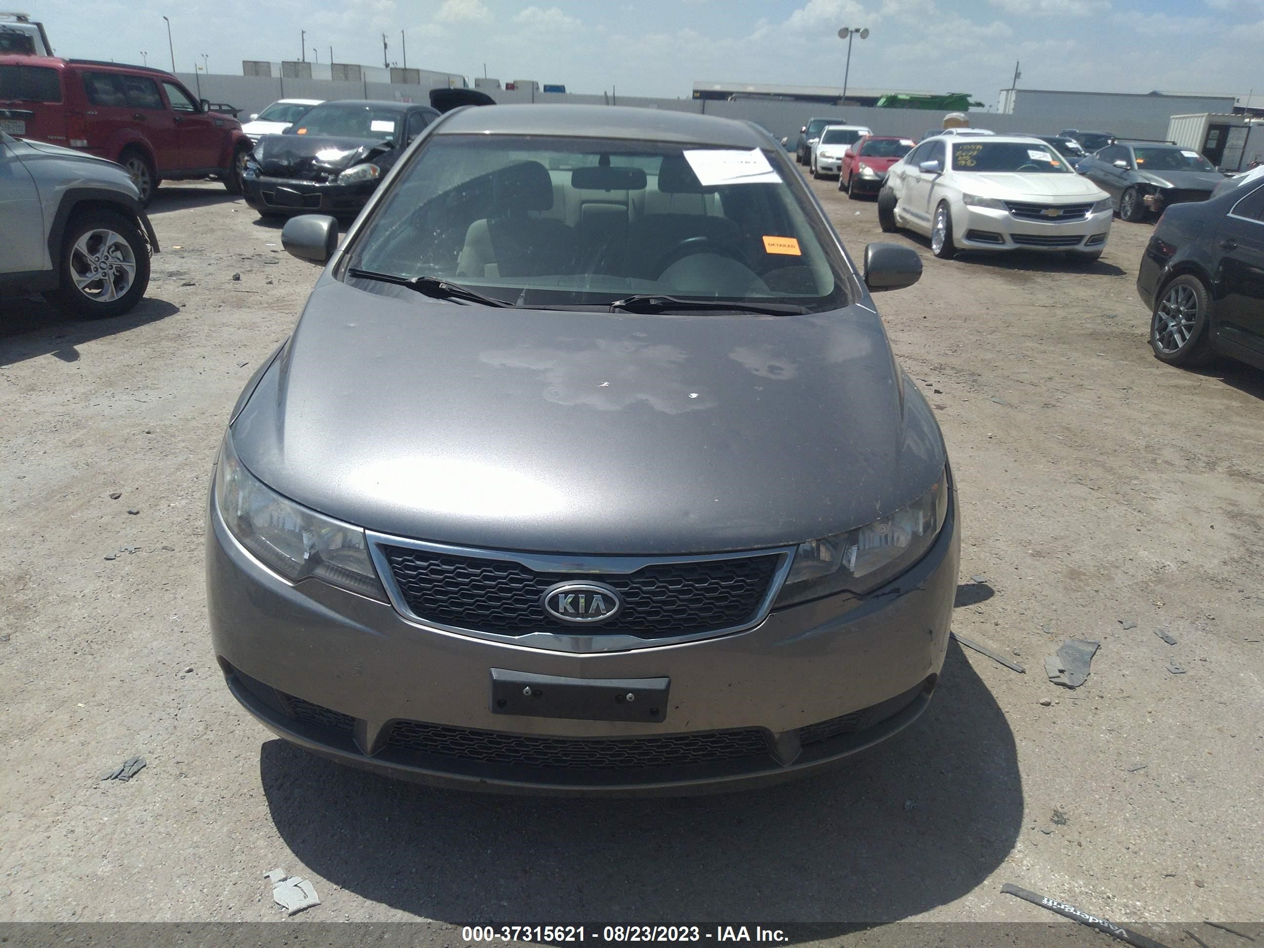 Photo 5 VIN: KNAFU4A2XB5448061 - KIA FORTE 