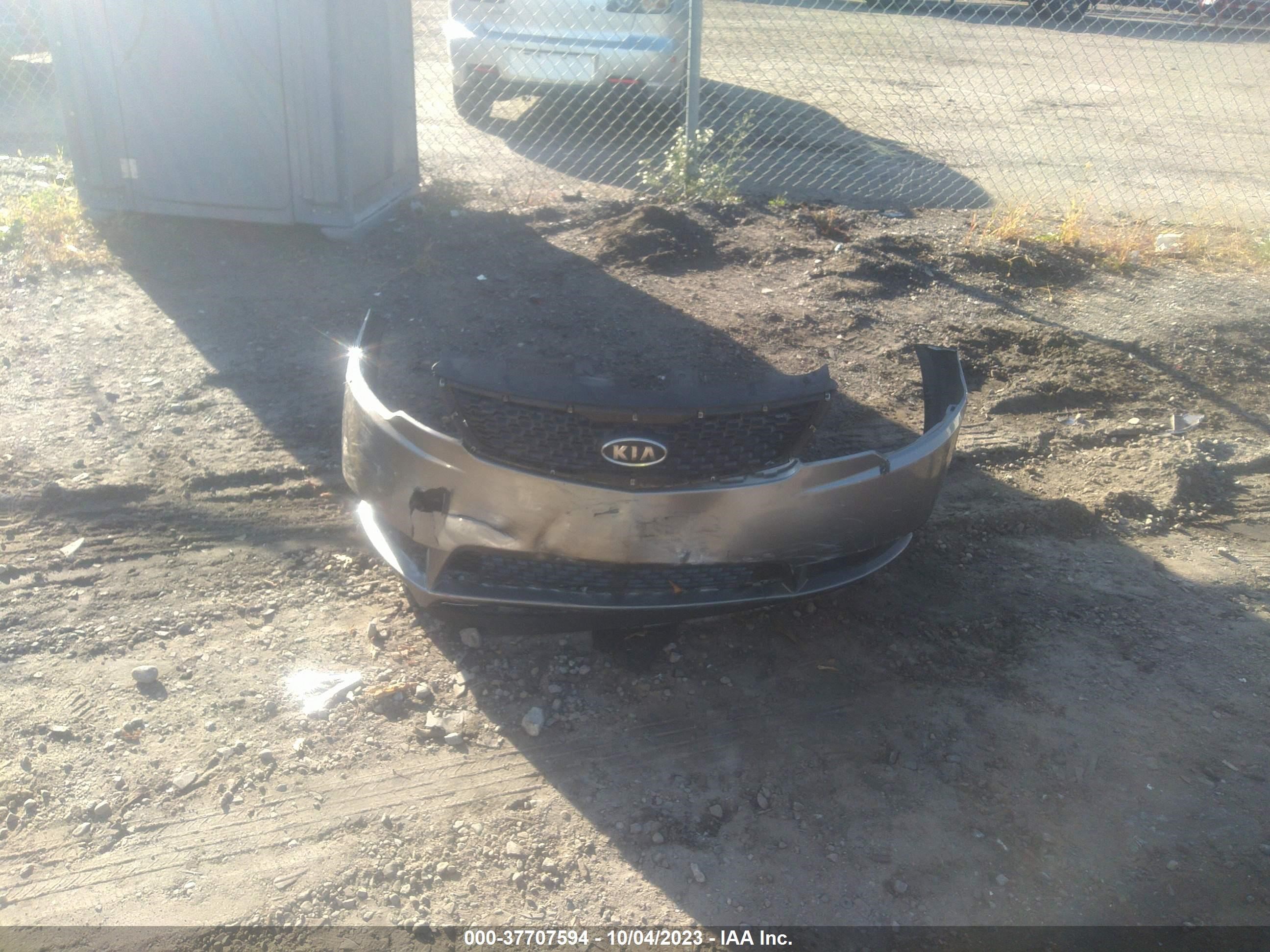 Photo 11 VIN: KNAFU4A2XB5452983 - KIA FORTE 