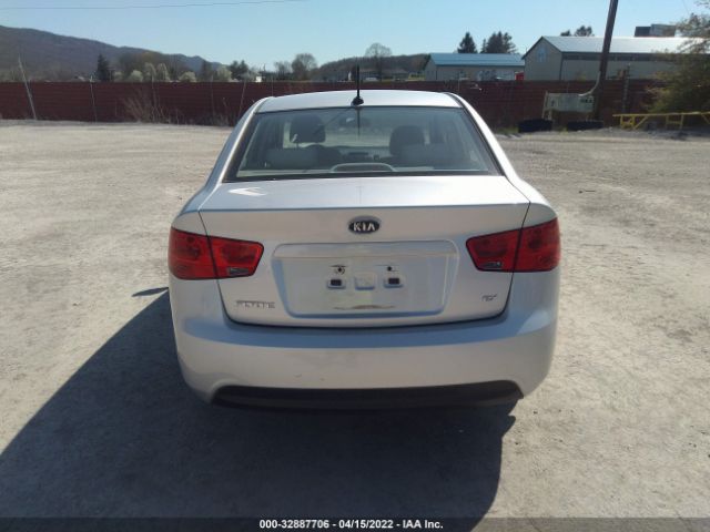 Photo 5 VIN: KNAFU4A2XC5487928 - KIA FORTE 