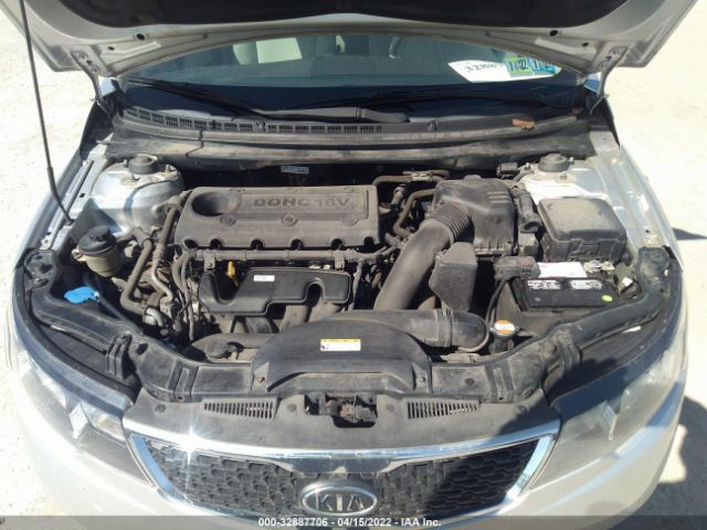 Photo 9 VIN: KNAFU4A2XC5487928 - KIA FORTE 