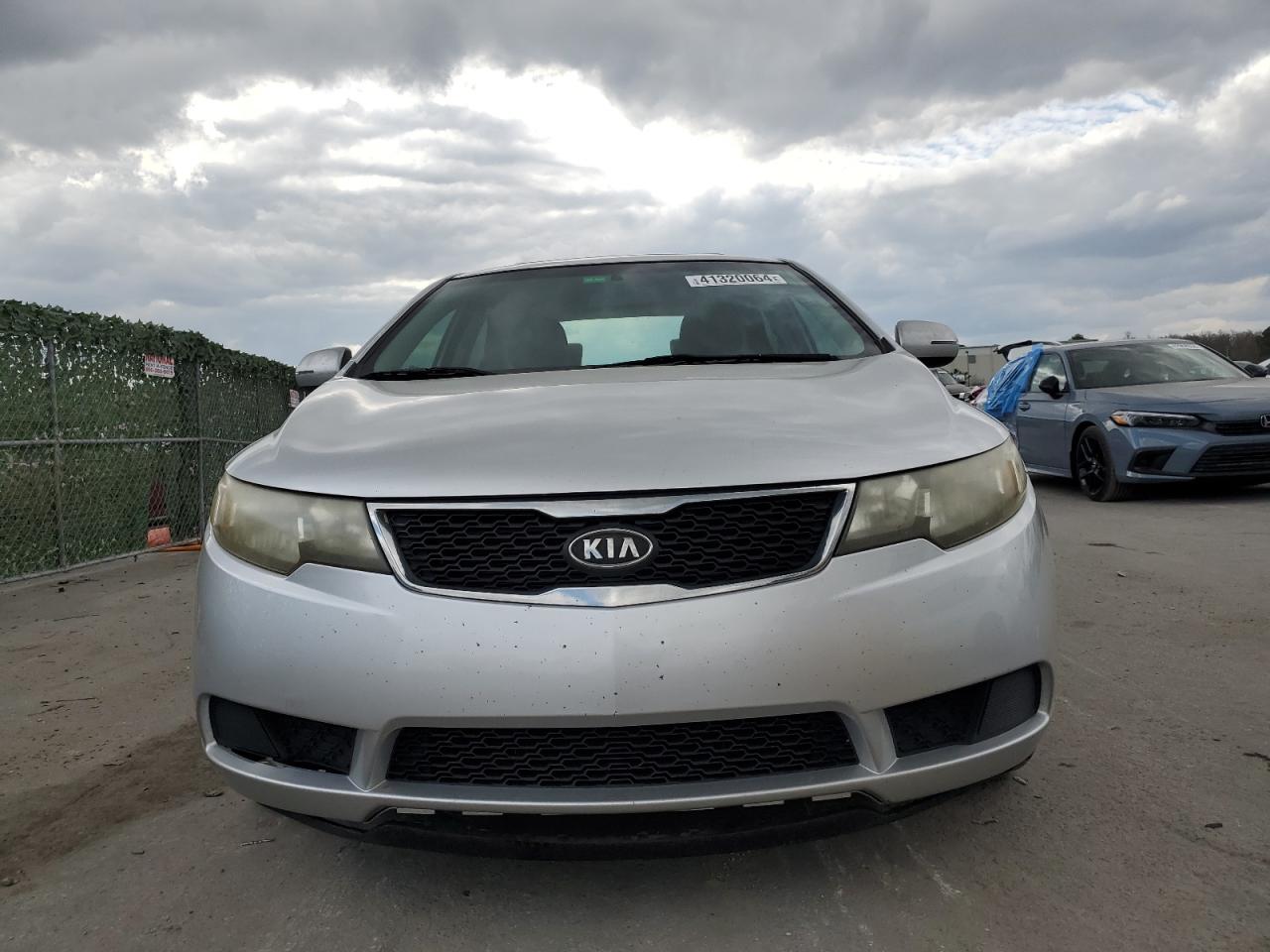 Photo 4 VIN: KNAFU4A2XC5588810 - KIA FORTE 