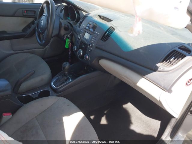 Photo 4 VIN: KNAFU4A2XC5630604 - KIA FORTE 