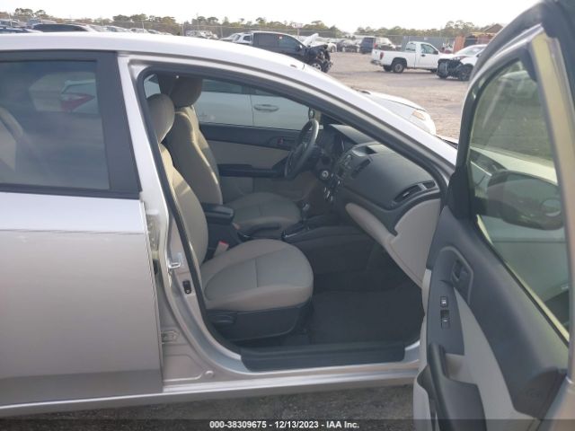 Photo 4 VIN: KNAFU4A2XC5637522 - KIA FORTE 