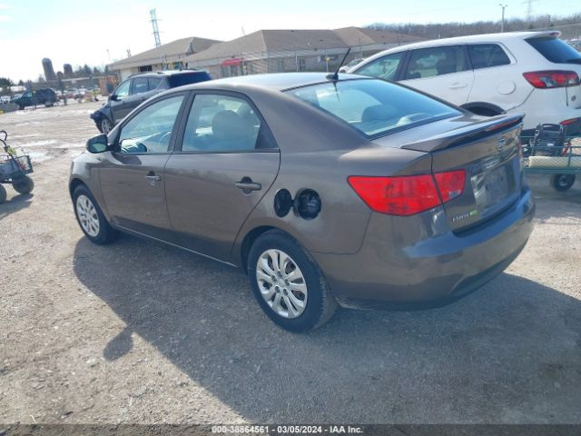 Photo 2 VIN: KNAFU4A2XD5727545 - KIA FORTE 