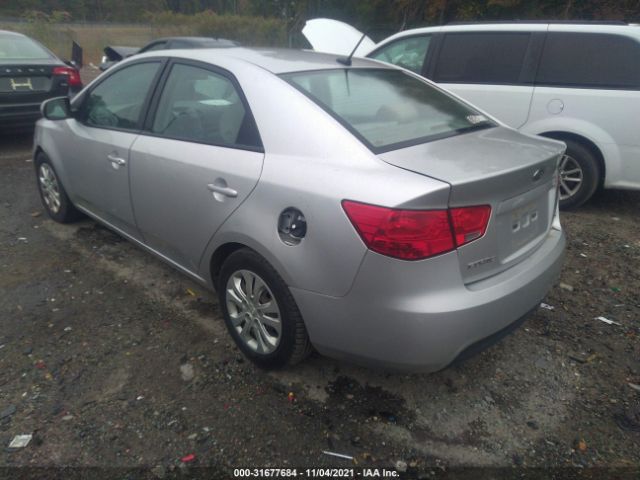 Photo 2 VIN: KNAFU4A2XD5738982 - KIA FORTE 