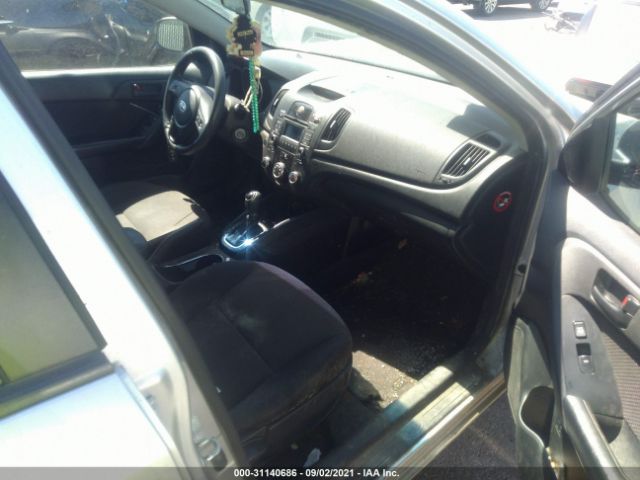 Photo 4 VIN: KNAFU5A20B5322684 - KIA FORTE 5-DOOR 