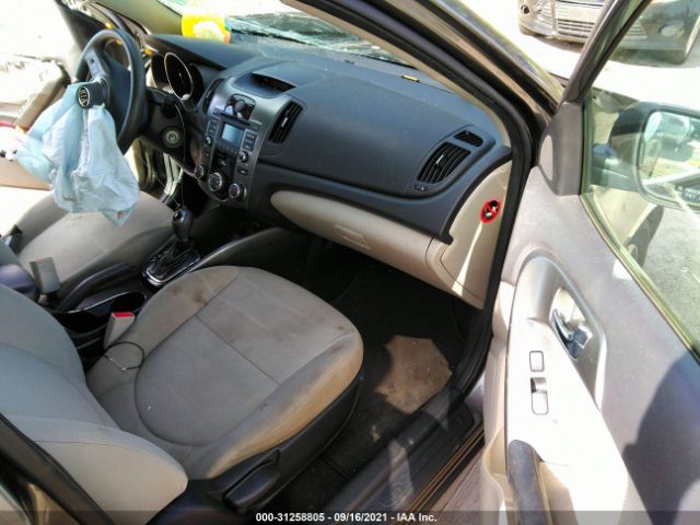 Photo 4 VIN: KNAFU5A20D5689653 - KIA FORTE 5-DOOR 