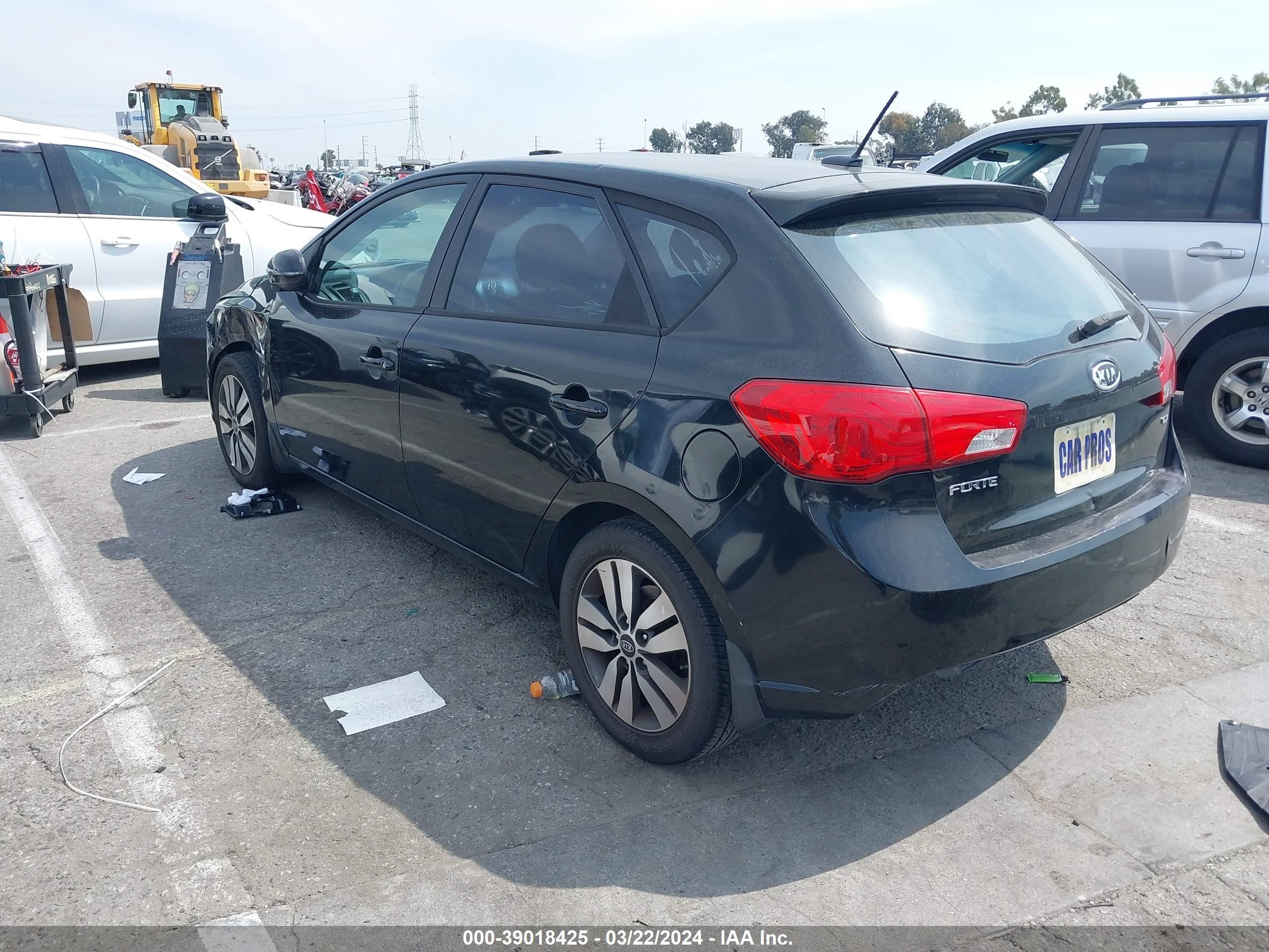 Photo 2 VIN: KNAFU5A20D5701509 - KIA FORTE 