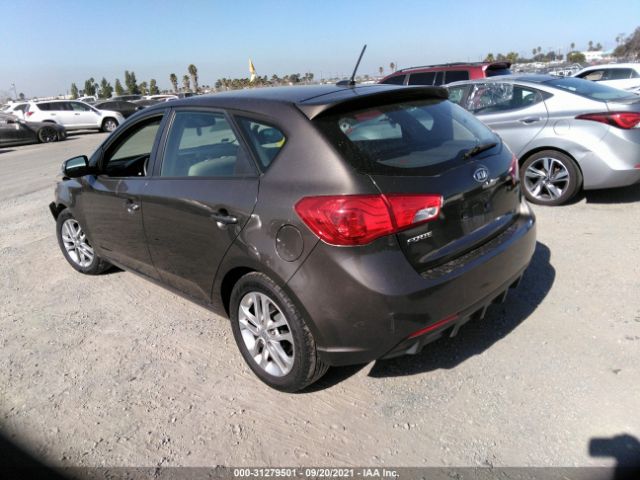 Photo 2 VIN: KNAFU5A21B5328896 - KIA FORTE 5-DOOR 