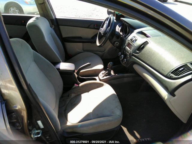 Photo 4 VIN: KNAFU5A21B5328896 - KIA FORTE 5-DOOR 