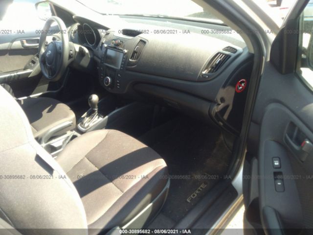 Photo 4 VIN: KNAFU5A21B5359467 - KIA FORTE 5-DOOR 