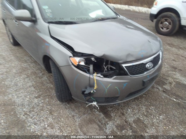 Photo 5 VIN: KNAFU5A21B5398169 - KIA FORTE 5-DOOR 