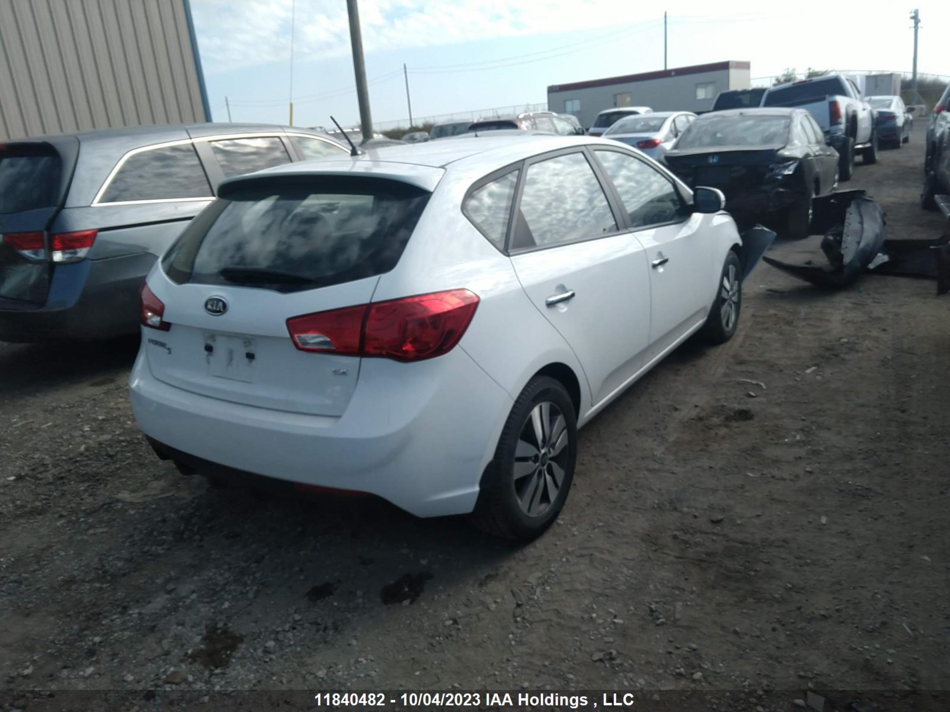 Photo 3 VIN: KNAFU5A21D5741064 - KIA FORTE 