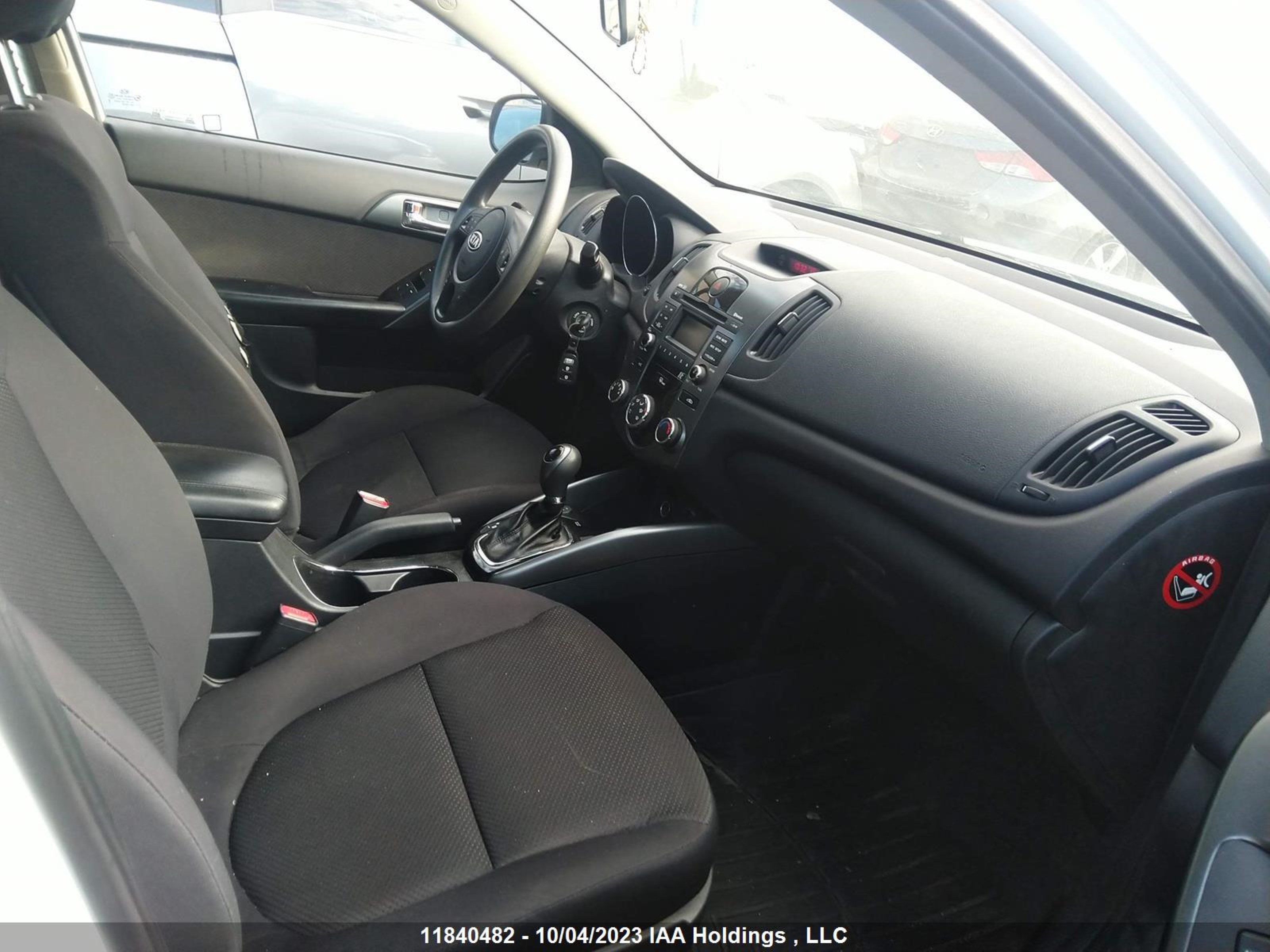 Photo 4 VIN: KNAFU5A21D5741064 - KIA FORTE 