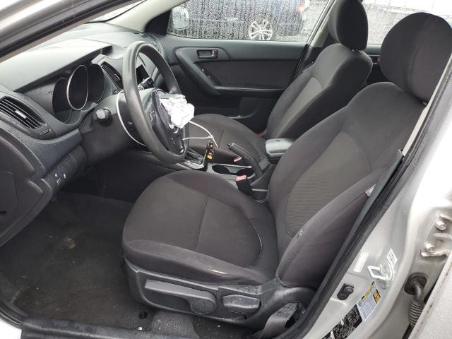 Photo 6 VIN: KNAFU5A22B5322685 - KIA FORTE EX 