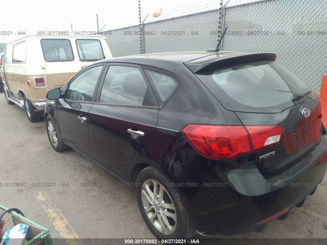 Photo 2 VIN: KNAFU5A22B5373572 - KIA FORTE 5-DOOR 