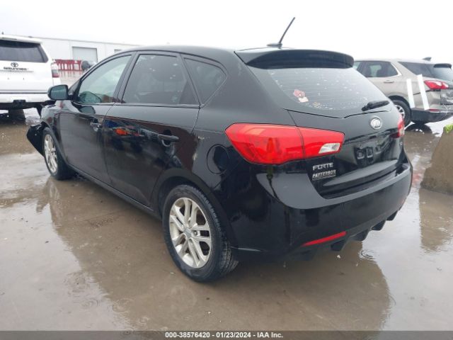 Photo 2 VIN: KNAFU5A22B5415934 - KIA FORTE 