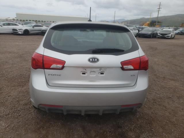 Photo 5 VIN: KNAFU5A22C5570713 - KIA FORTE 