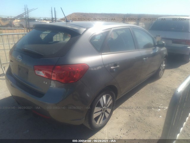 Photo 3 VIN: KNAFU5A22D5727920 - KIA FORTE 5-DOOR 