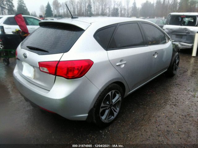 Photo 3 VIN: KNAFU5A24B5372780 - KIA FORTE 5-DOOR 