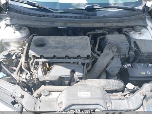 Photo 9 VIN: KNAFU5A24D5742788 - KIA FORTE 