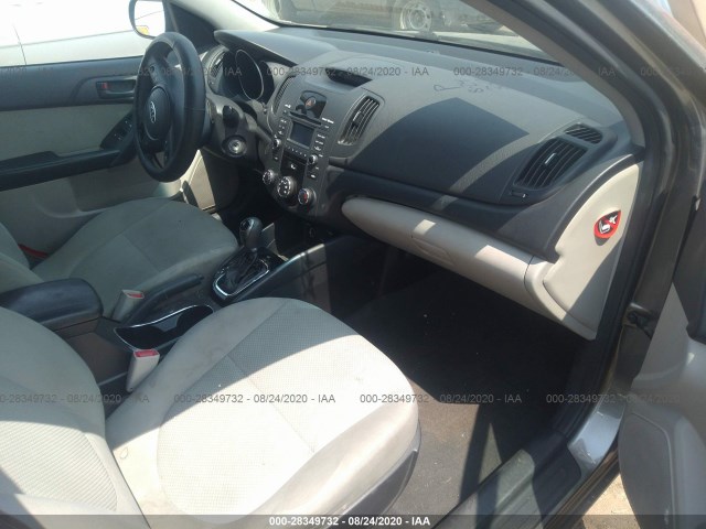 Photo 4 VIN: KNAFU5A25B5381746 - KIA FORTE 5-DOOR 