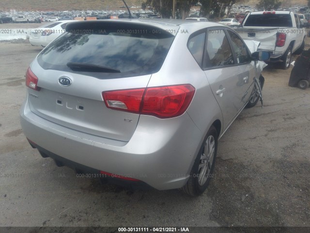 Photo 3 VIN: KNAFU5A26B5330000 - KIA FORTE 5-DOOR 