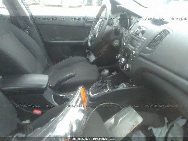 Photo 4 VIN: KNAFU5A26C5477788 - KIA FORTE 5-DOOR 