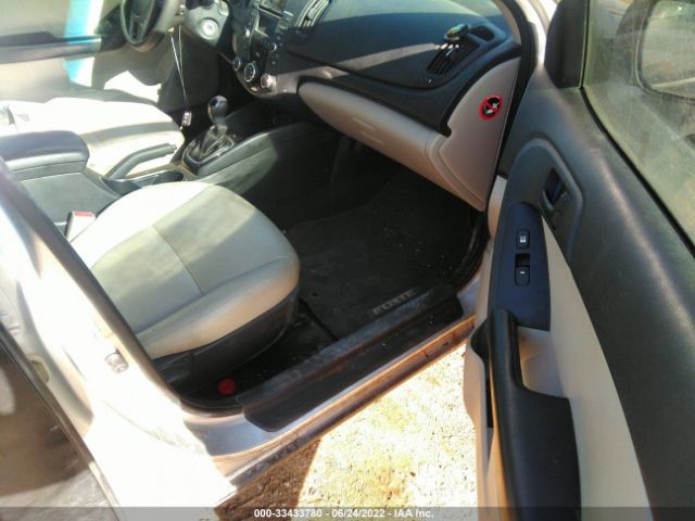 Photo 4 VIN: KNAFU5A26C5600246 - KIA FORTE 5-DOOR 