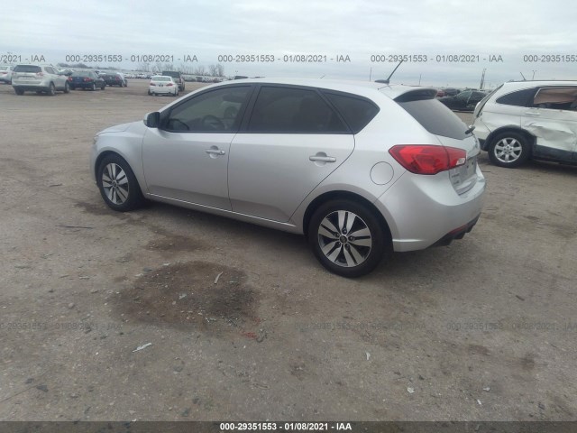 Photo 2 VIN: KNAFU5A26D5727709 - KIA FORTE 5-DOOR 