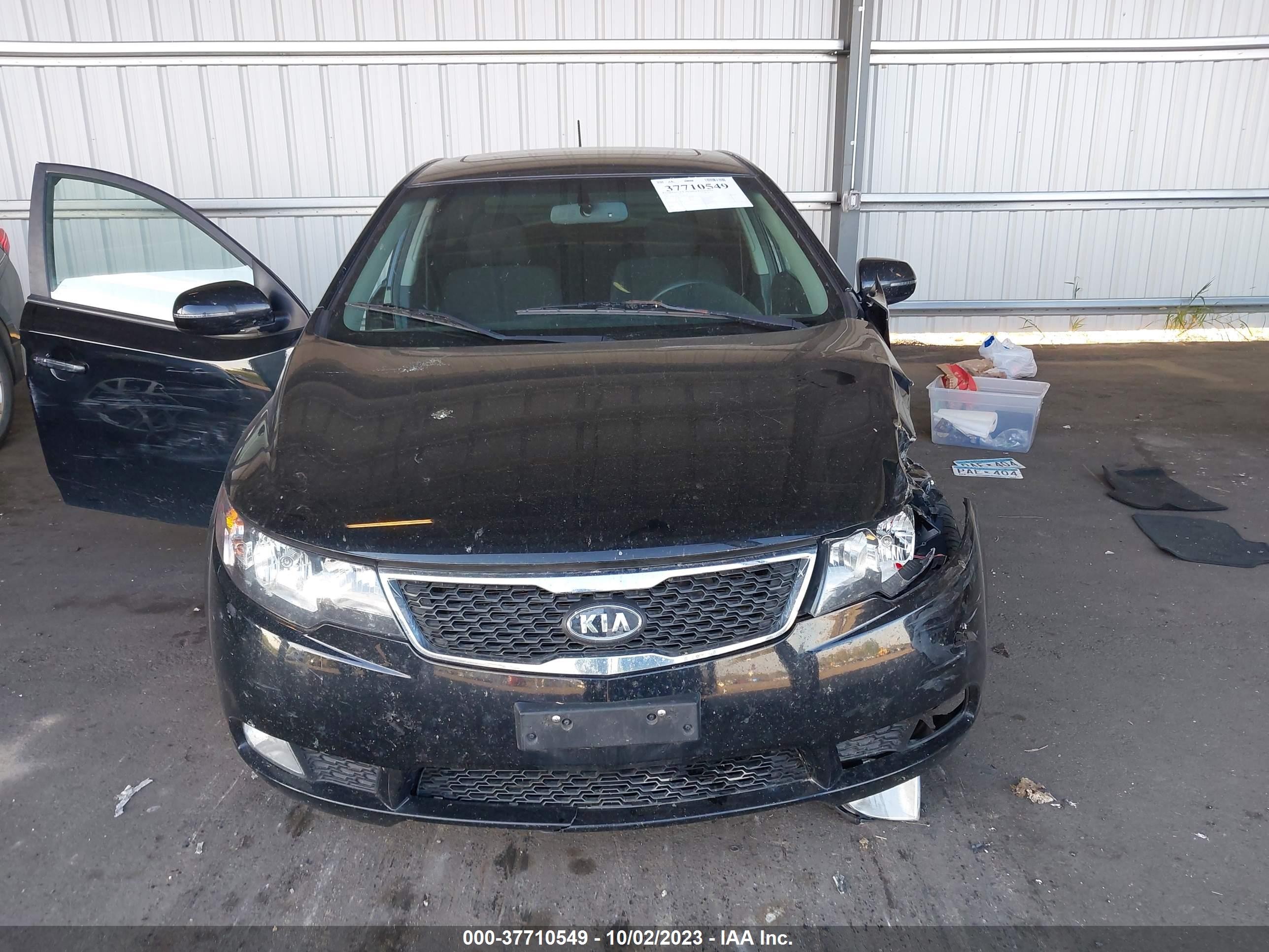 Photo 10 VIN: KNAFU5A27C5560520 - KIA FORTE 