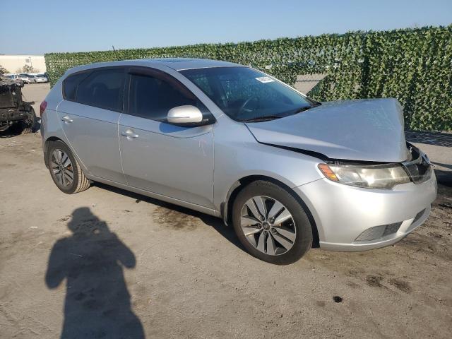 Photo 3 VIN: KNAFU5A27D5686264 - KIA FORTE 