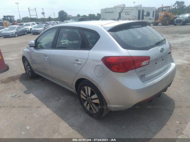 Photo 2 VIN: KNAFU5A27D5686572 - KIA FORTE 5-DOOR 