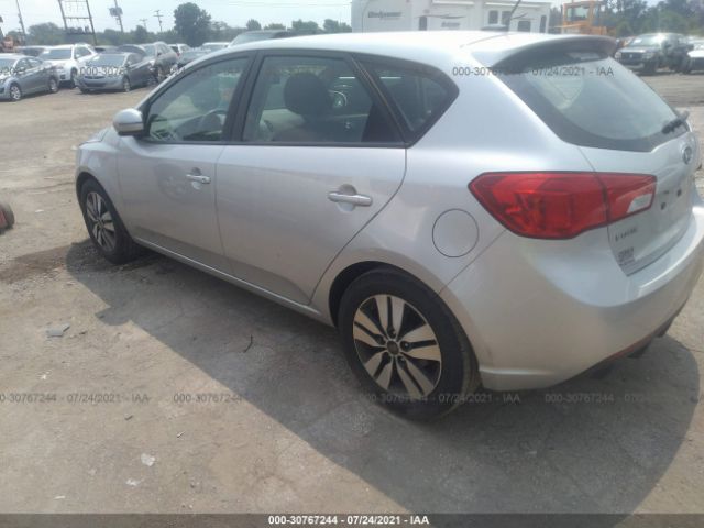 Photo 5 VIN: KNAFU5A27D5686572 - KIA FORTE 5-DOOR 