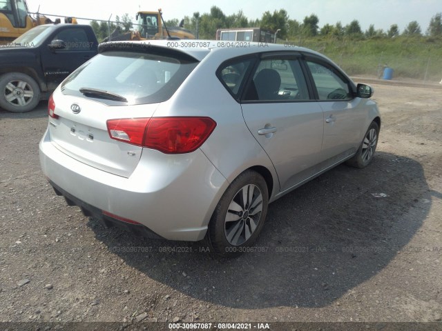 Photo 3 VIN: KNAFU5A27D5689231 - KIA FORTE 5-DOOR 