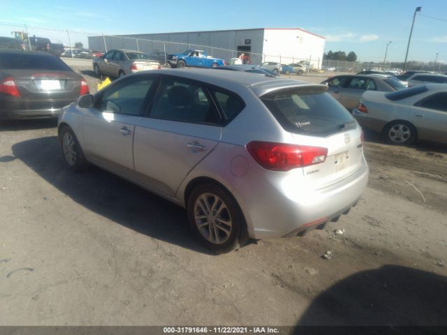 Photo 2 VIN: KNAFU5A28B5355738 - KIA FORTE 5-DOOR 