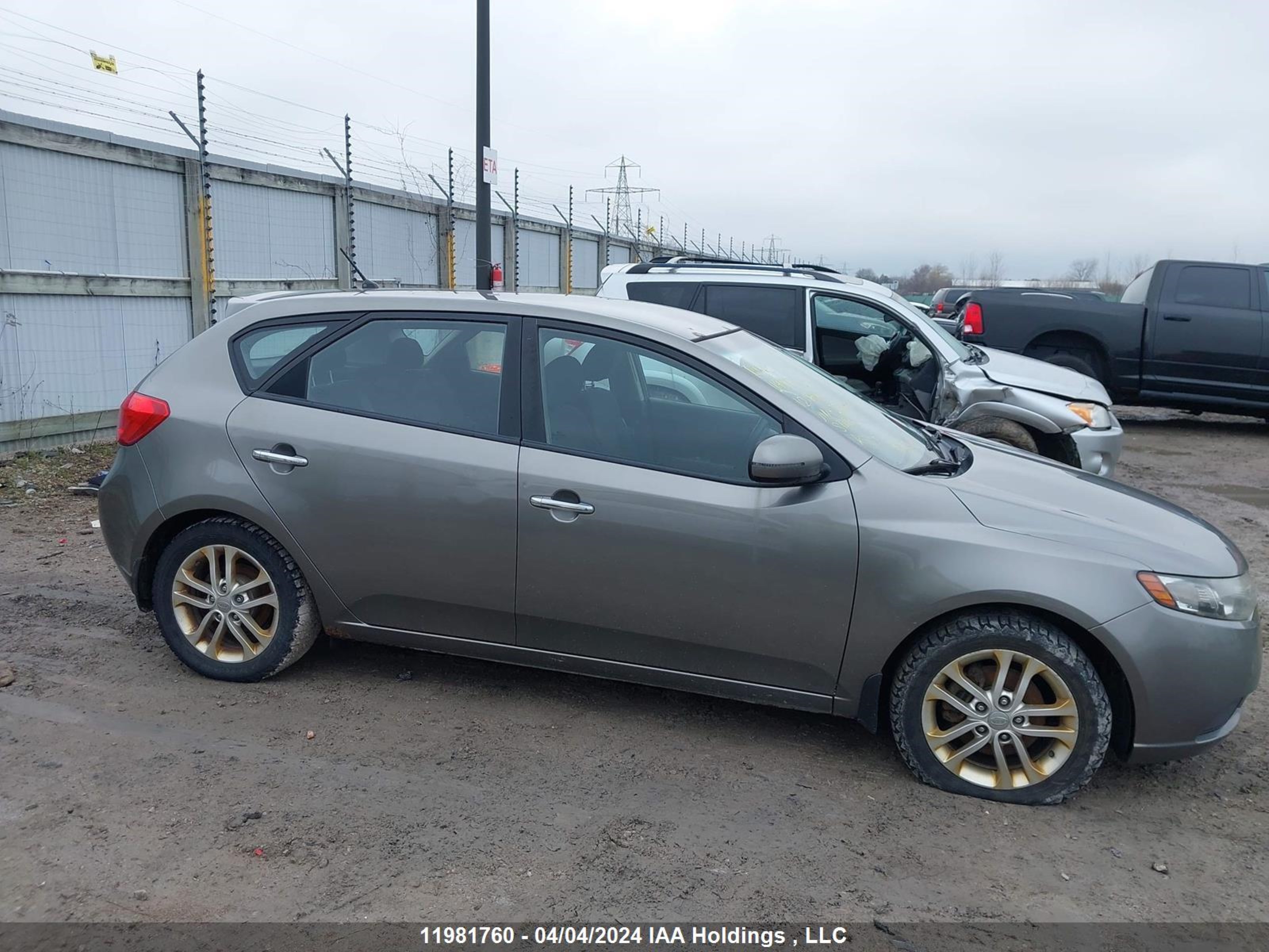 Photo 12 VIN: KNAFU5A28C5590657 - KIA FORTE 