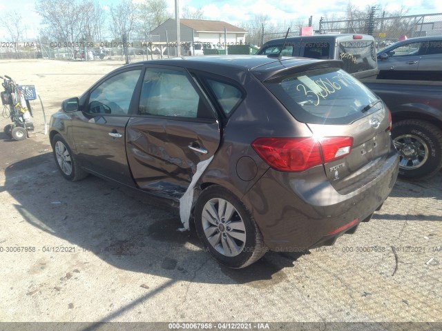 Photo 2 VIN: KNAFU5A28D5663737 - KIA FORTE 5-DOOR 