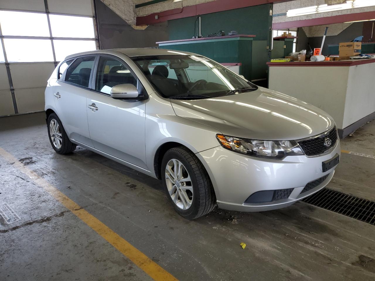 Photo 3 VIN: KNAFU5A29B5375951 - KIA FORTE 