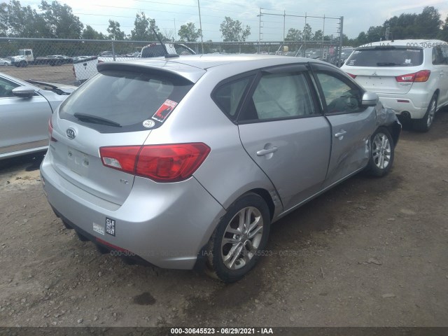 Photo 3 VIN: KNAFU5A29C5569574 - KIA FORTE 5-DOOR 