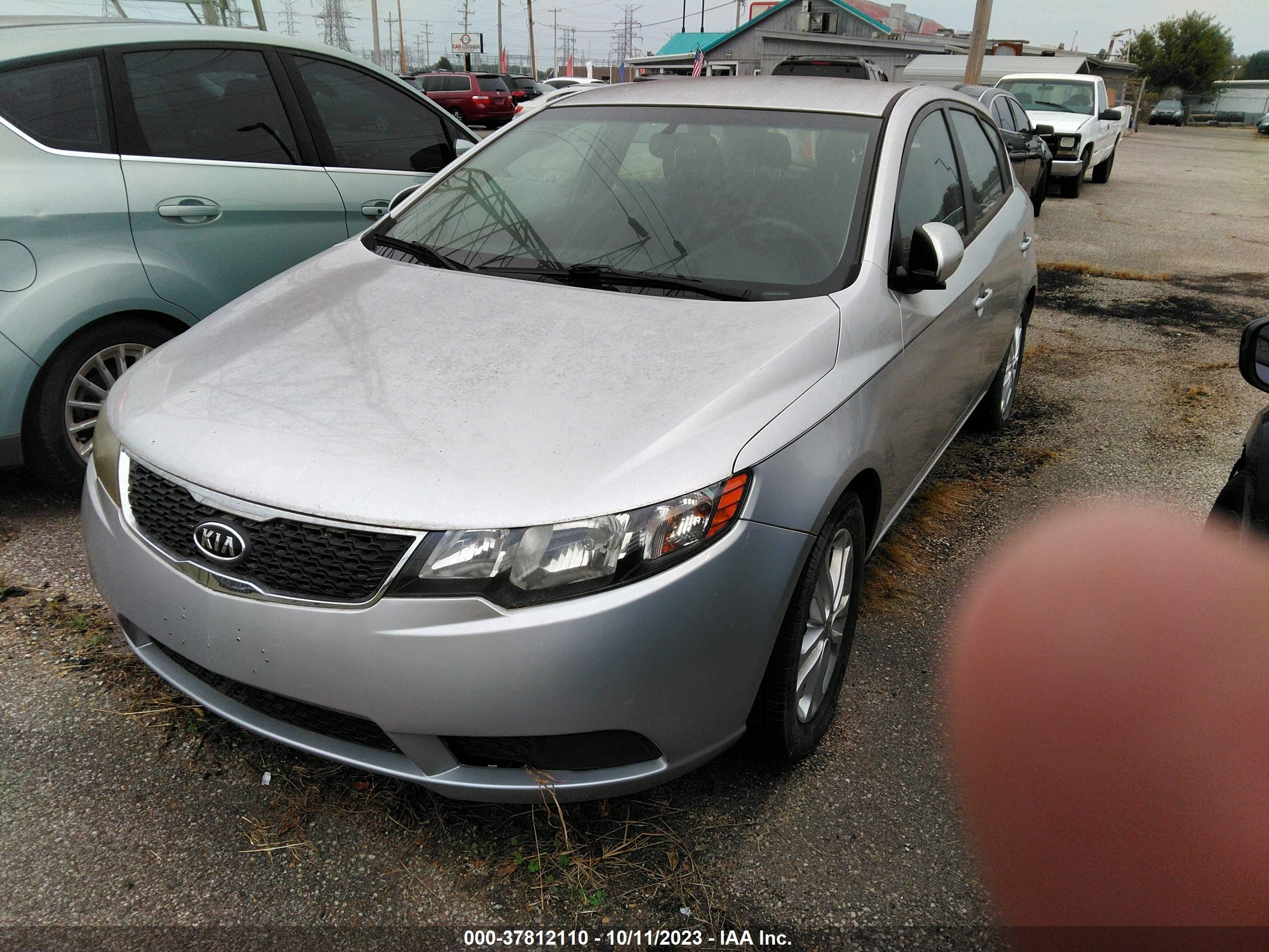 Photo 1 VIN: KNAFU5A29C5587136 - KIA FORTE 