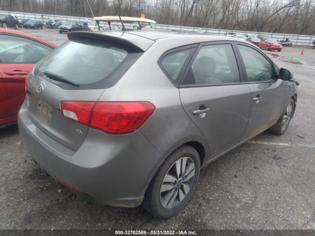 Photo 3 VIN: KNAFU5A29D5656876 - KIA FORTE 5-DOOR 