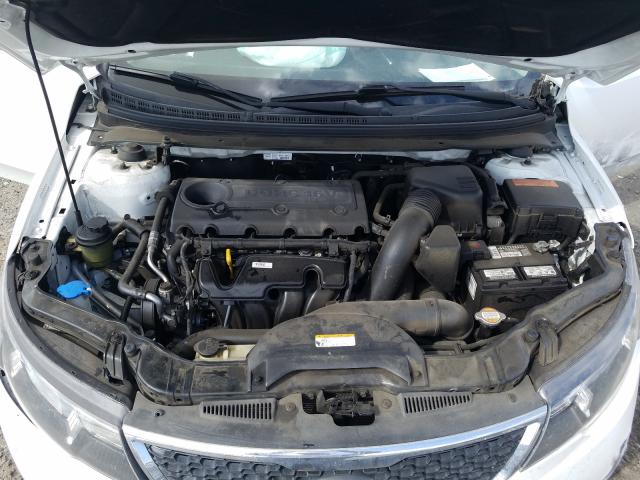 Photo 6 VIN: KNAFU5A2XB5437373 - KIA FORTE EX 